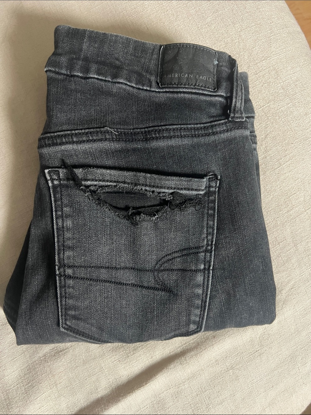 American Eagle Outfitters Women's Black Distressed Skinny Jeans